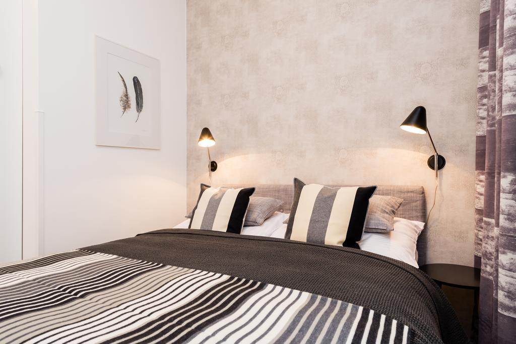 Modern Apartment Charvátova Praag Buitenkant foto