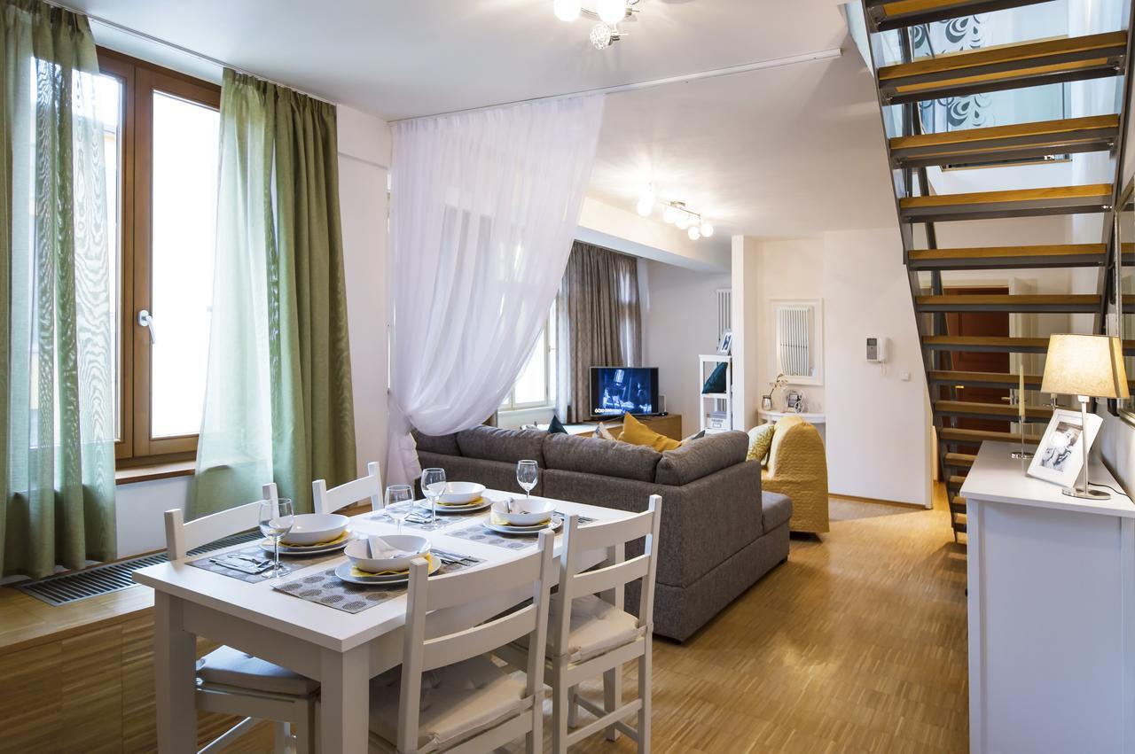 Modern Apartment Charvátova Praag Buitenkant foto