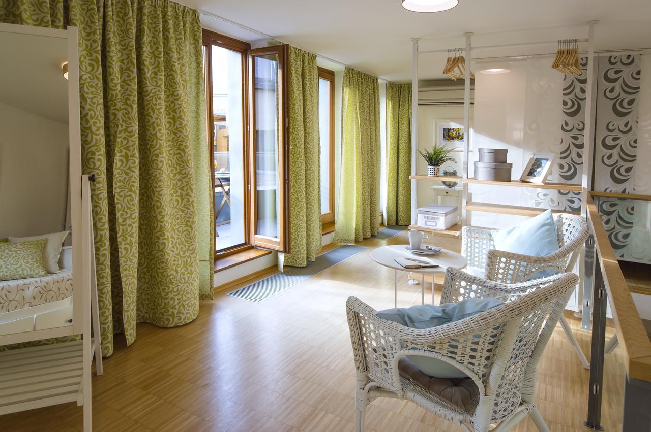 Modern Apartment Charvátova Praag Buitenkant foto