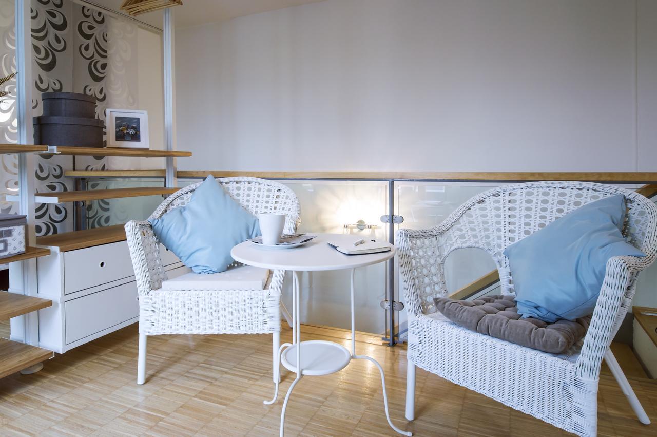 Modern Apartment Charvátova Praag Buitenkant foto