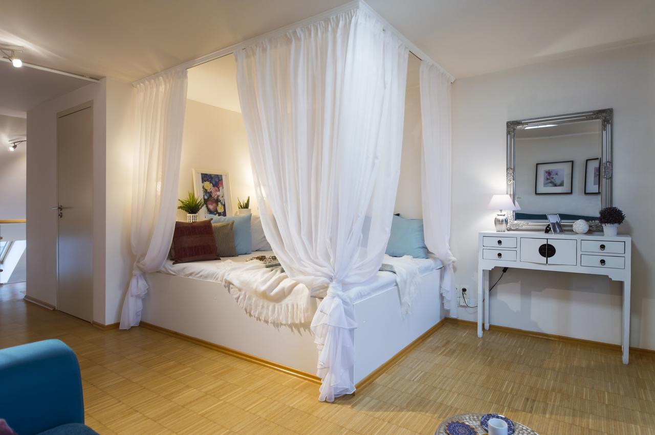 Modern Apartment Charvátova Praag Buitenkant foto