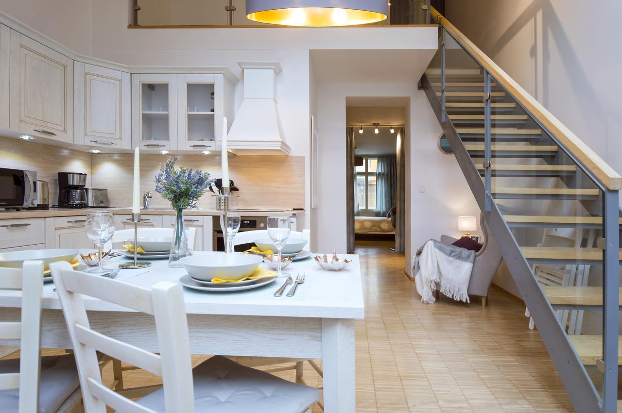 Modern Apartment Charvátova Praag Buitenkant foto