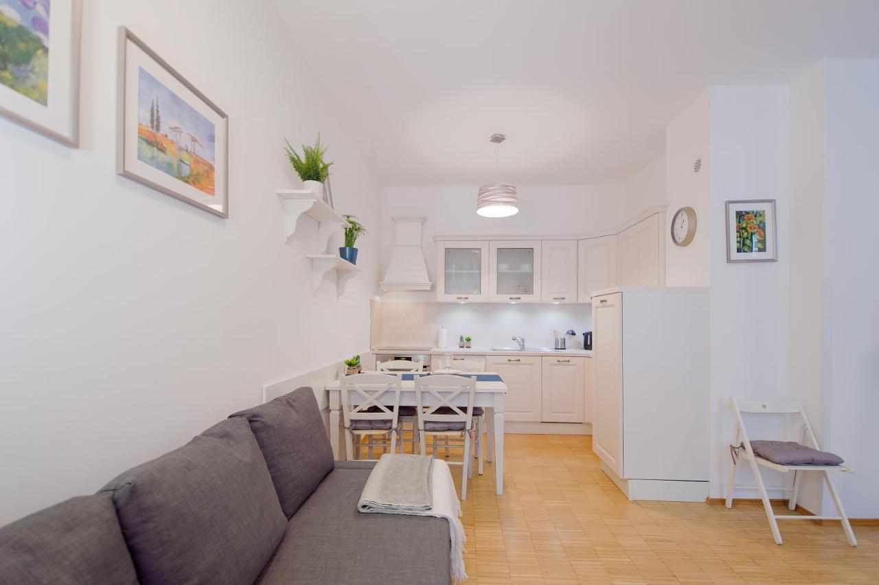 Modern Apartment Charvátova Praag Buitenkant foto