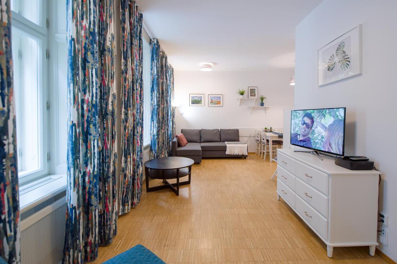 Modern Apartment Charvátova Praag Buitenkant foto