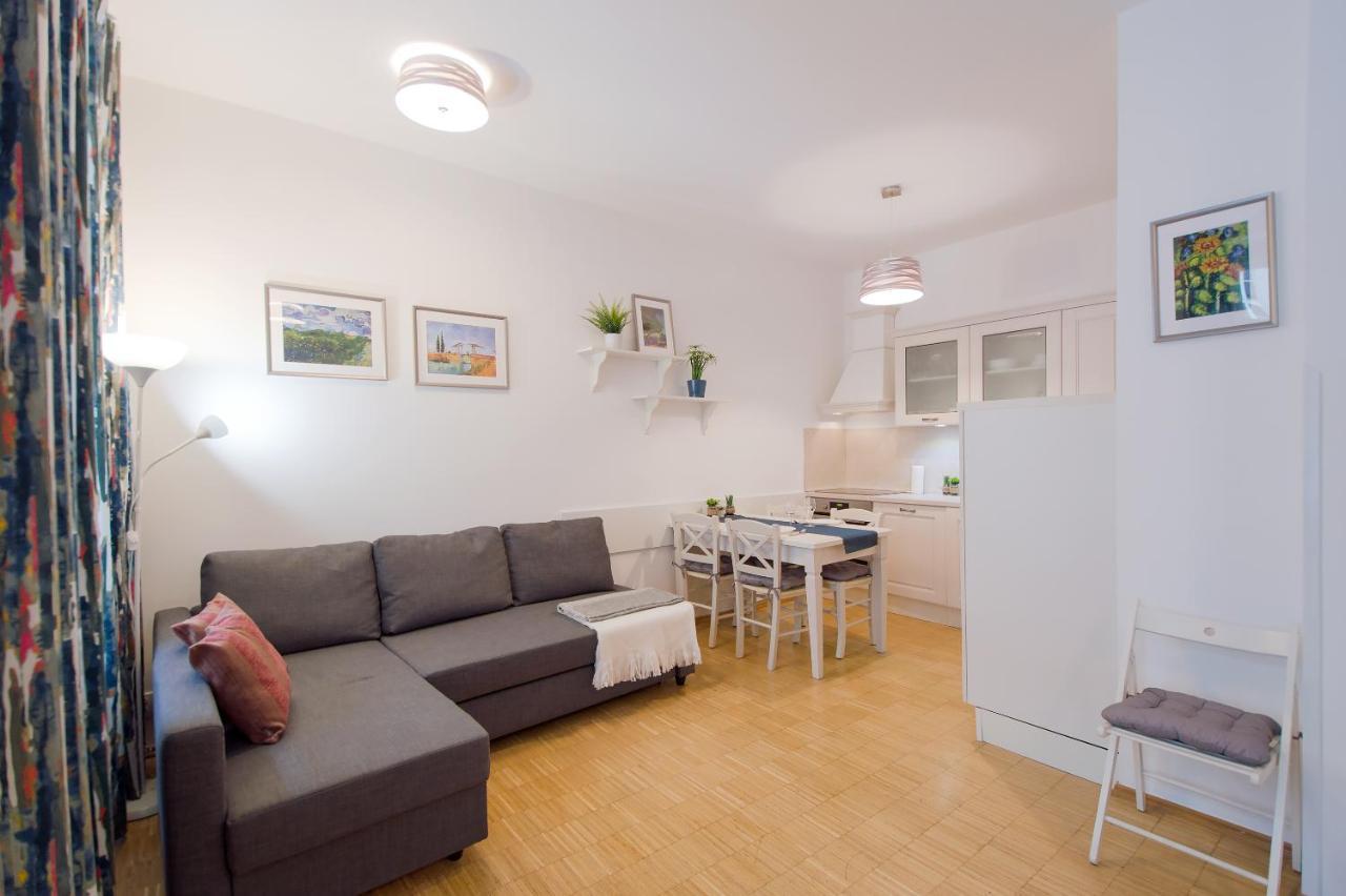 Modern Apartment Charvátova Praag Buitenkant foto